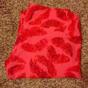 Lularoe OS Leggings 💋